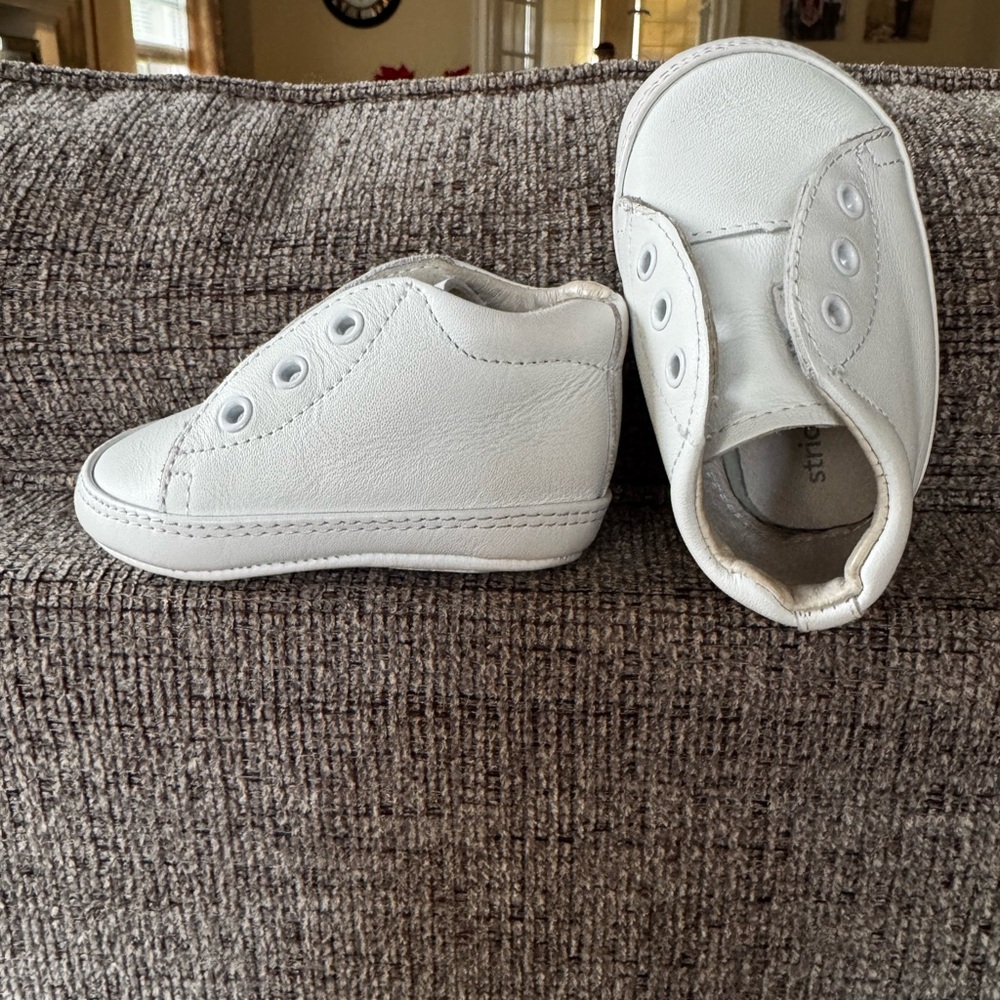 Stride Rite Classic White leather Baby Shoes size 1